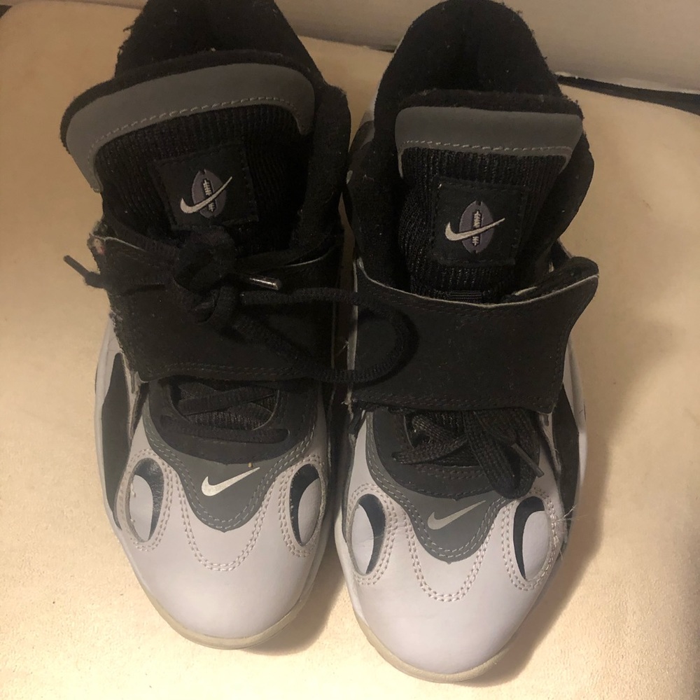 Nike Kids Black and Gray Sneakers